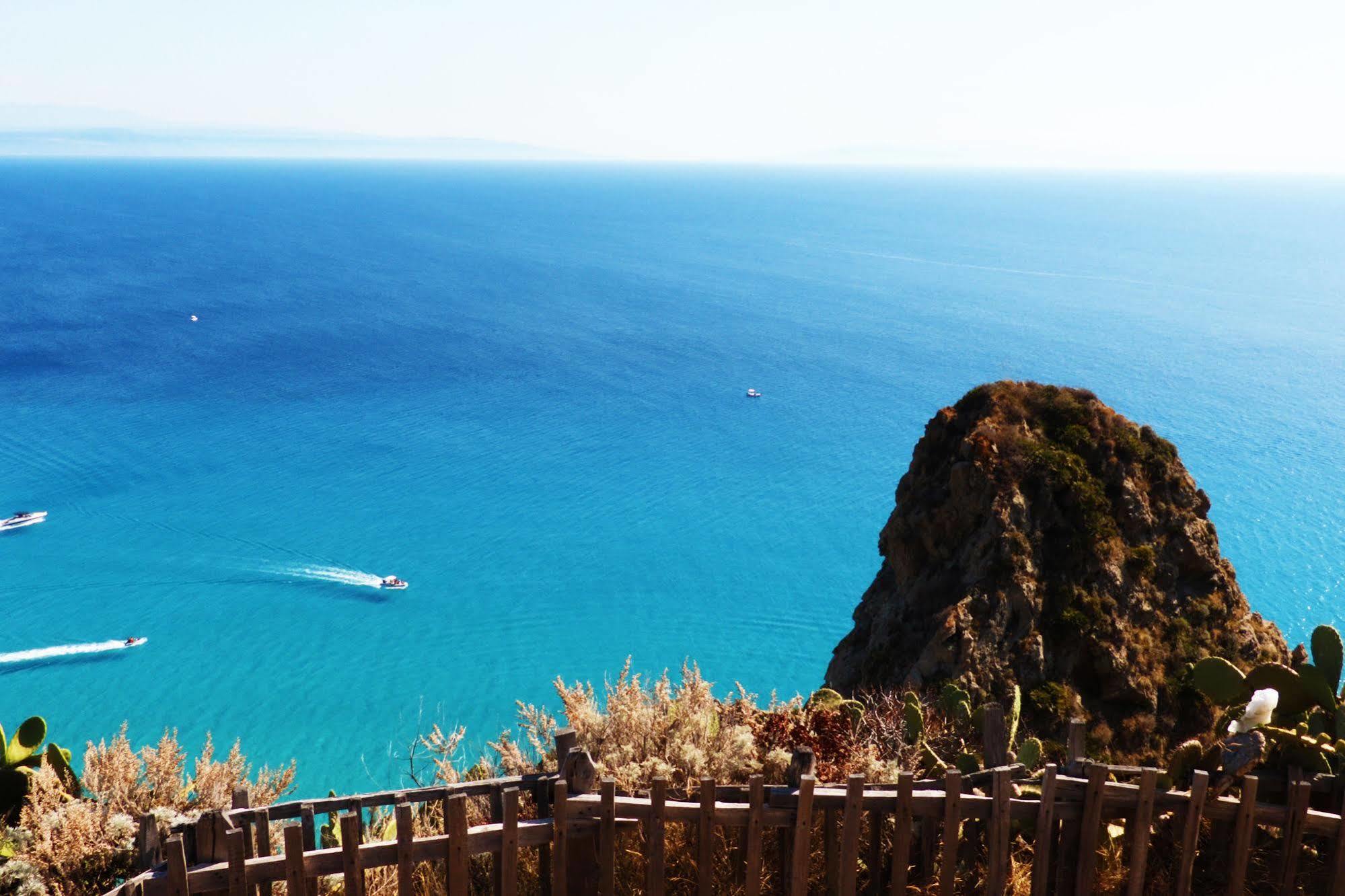 Baia Del Capo Hotel Ricadi Exterior photo